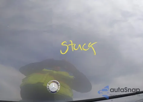 2017 Mercedes-Benz E 300 4Matic z USA, uszkodzony, nr VIN WDDZF4KB5HA110176